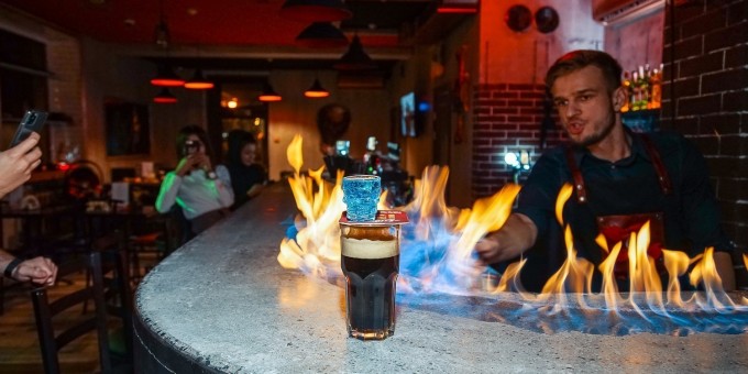 В новом баре «Z bar» готовят самые адские коктейли, которые убьют любого!