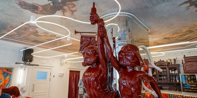 Пытаемся не оставить зарплату в новом кормящем баре «За Победой» с вечерним BDSM