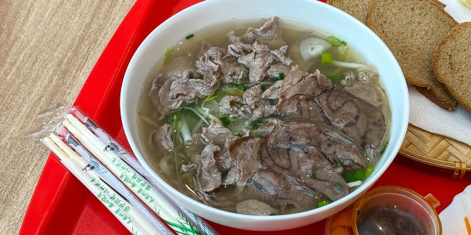 Самый дешёвый Фо Бо из «Сайгона» со Ждановичей теперь в ТЦ «Момо» поближе к заводчанам