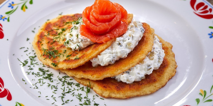 Акции четверга. В «Васильках» удвоят ваше блюдо, если взять навынос, а в «Бессоннице» коктейли