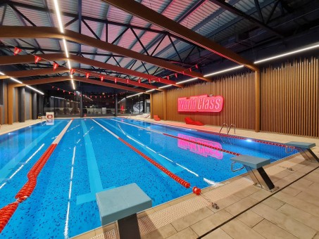 Показываю, что внутри нового премиум фитнес-клуба «World Class» за 8 000 000 долларов