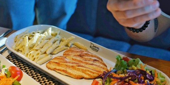 Турецкий мясной «Рамиз» неделю битком. Почему новый ресторан так популярен?