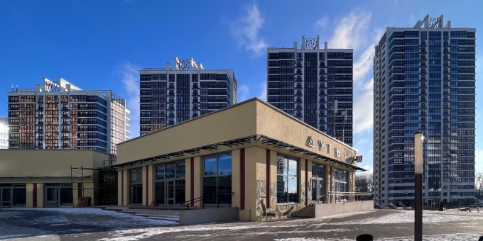 В «Минск Мир» теперь своя кальянная, стрёмная шаурма и для парней пивная разливайка