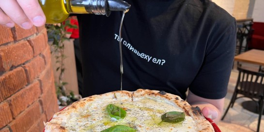 Парни из нового дома пиццы «Пицца Йоло» решили продолжить путь «Сказочного Замка», но с одним но!