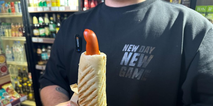 Где в центре перекусить хот-догом за 2,99 рубля, и как выглядит ролл Филадельфия за 14,90 рублей из «Тунца»