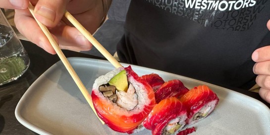 Сколько стоит поесть суши в новом с кальяном бистро «Зен» от «Суши Хаус»