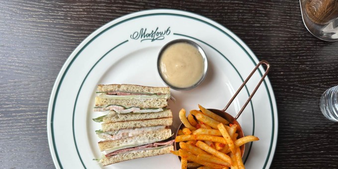 Где в Минске съесть на завтрак самый лучший клаб-сэндвич от 13,50 до 30 рублей