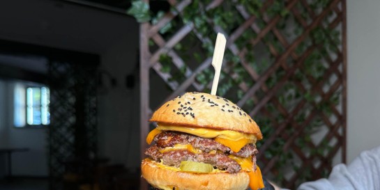 Бургеры из Речицы приехали в столицу. Решительно проверил, какие рецепты привёз «Биг Хог» и где лучшие бургеры в Минске