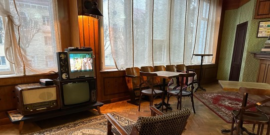 Пивная по советским мотивам без понтов открылась в буфете завода. Проверяем, чем кормят в новой «Пивной номер один»