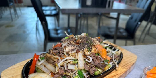 Что выберешь ты: вкусно поесть с 50% скидкой в новом кафе «Арт Фуд» или ведро супа Фо Бо за 15р в «Сайгоне» на Уручье