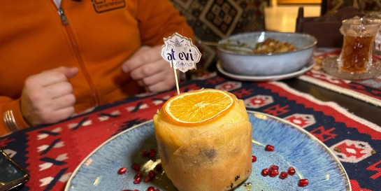 Шах-плов есть? Показываю, сколько стоит поесть в новом доме мяса азербайджанской кухни «Эт Еви»