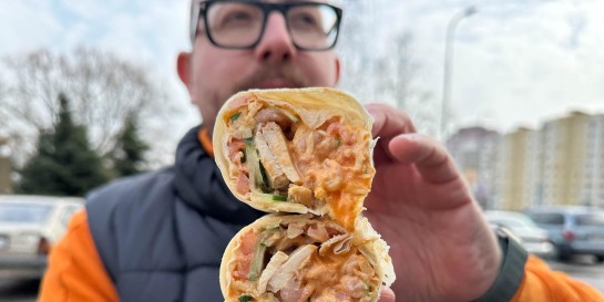 Чем напихали новую шаурму «Арт Кебаб» от доставки суши, и сезонная новинка с супом Том Ям без капусты в «Куркуме»