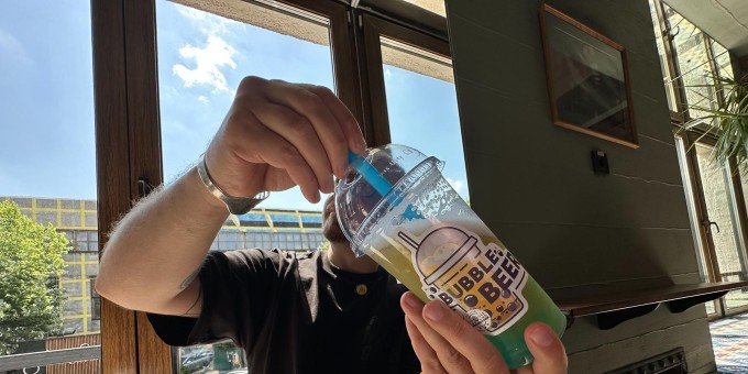 Такого вы ещё не пили! Первый бабл бир - это когда пьяный в шарики и сверху бургер с говядиной под шоколадом!