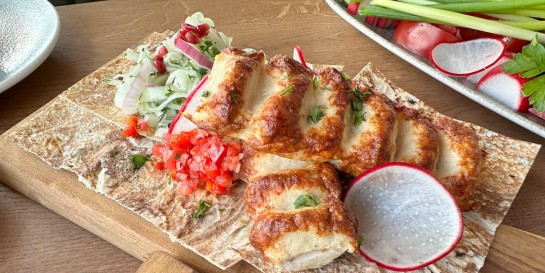 Сколько стоит поесть шашлыка, если готовишь не сам, а шеф-повар нового ресторана «Арени» на берегу моря