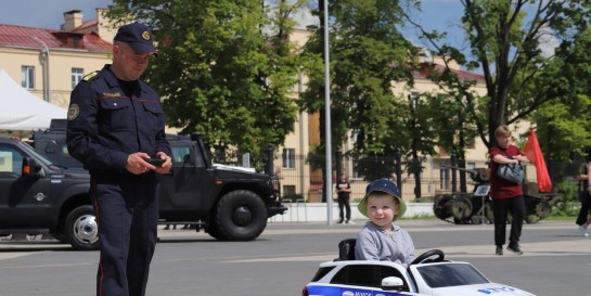 В эту пятницу минская милиция приглашает всех на свой День рождения! Можно ли в честь праздника сдать в ГАИ на права?