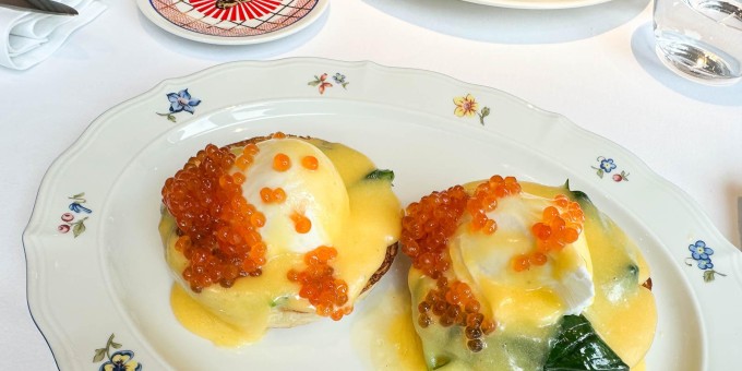 Где завтракают по выходным дням богатые. Тестим новые бранчи нашумевшего во всех соцсетях ресторана «Амо»