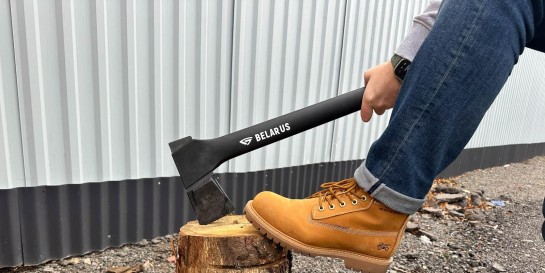 Тестим на полене новинку - топор марки Belarus от «МТЗ», который на 46 рублей дороже хайповых Белазиков