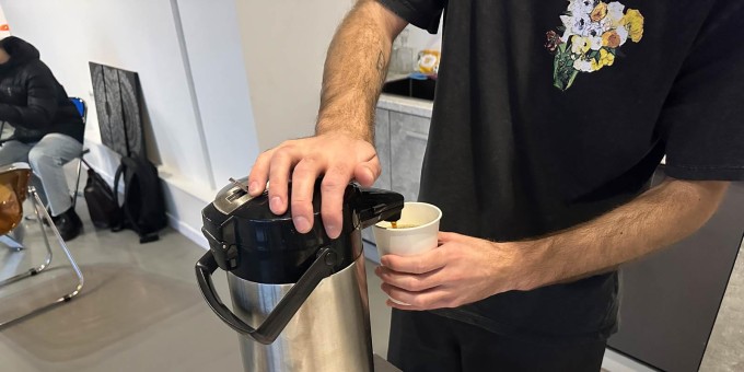 Лучшие заведения Грушевки! Чуть нашли новую кофейню «404 эррор», где за два кофе и греческий бутерброд - 25 рублей