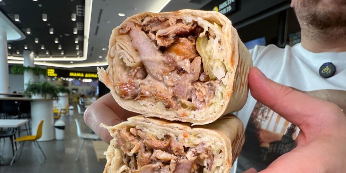 Это с чем должна быть секретная шаурма за 20 рублей из точки «Библус Гриль» на фудкорте «Минск Сити Молл»