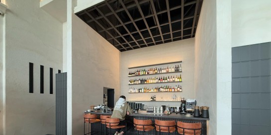 Если бы итальянцы курили кальян, они бы пришли сюда. Тестим новый самый маленький лаунж «АВЕ»