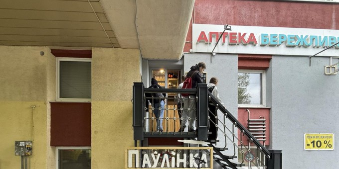 Изучили внутренний мир первой шаурмы-пиццы за 8,50 рублей по рецептам деревень в новом кафе «Паулинка»