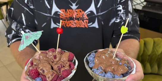 Залей что хочешь горячим шоколадом в новом соко-баре экзотических лакшери фруктов «Фреш гарден»