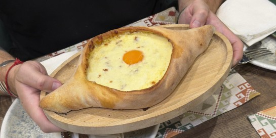 Где самые вкусные хинкали в Минске! Сколько стоит закатить ужин в ресторане грузинских опытов над едой «Метехи»