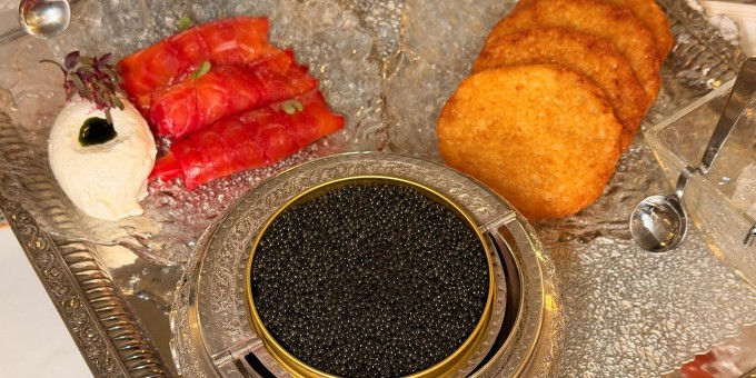 Тестим самый дорогой завтрак в Беларуси, который подают на семейном серебре в ресторане «Залкинд Китчен»