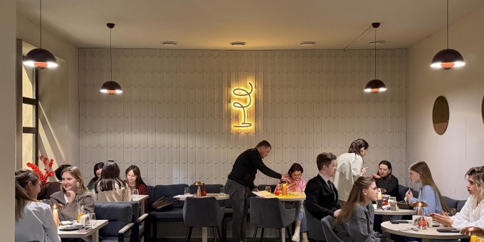 Заведения Минска, где вкусно и недорого. Заказываем самые дешёвые блюда в обновлённом суши-баре «Невинный бар»