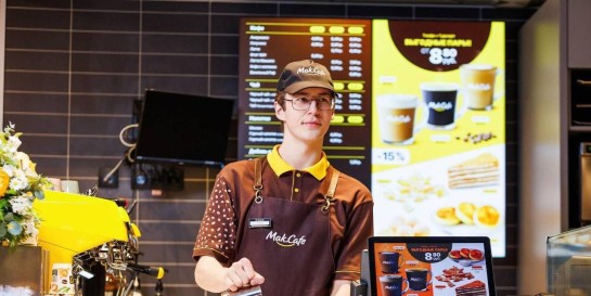 А вы знали, что роль сотрудника в «Мак.бай» можно определить по одежде? У них новая корпоративная форма