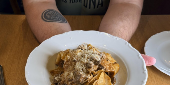 Где вкусно поесть в ЖК «Левада»: двадцать видов паст, десять пицц и комфортные цены - проверяем новое бистро «Спагеттерия»