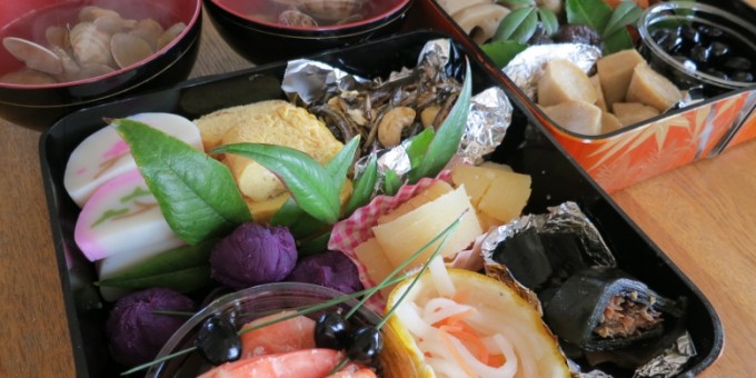 Как есть суши и пить саке