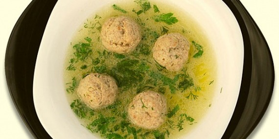 Крем-суп с куриными фрикадельками