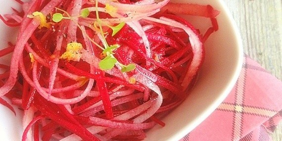 Капустный салат со свеклой