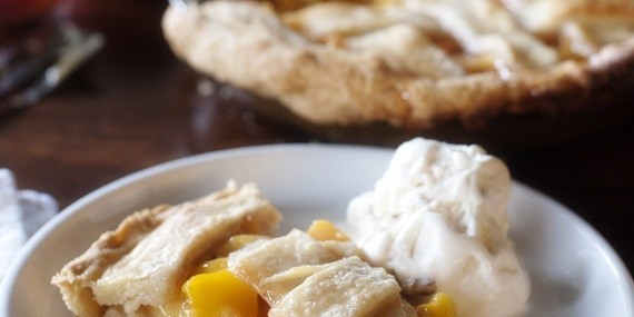 Рецепт месяца: персиковый пирог с манго