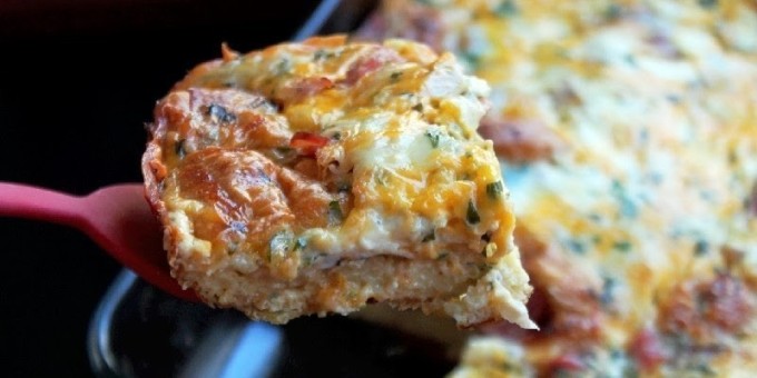 Рисовая запеканка с ветчиной и сырным соусом