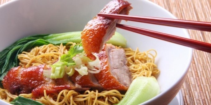 Почему японцы не едят вилкой и ложкой?