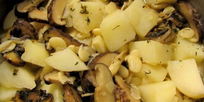 Картошка с шампиньонами в мультиварке