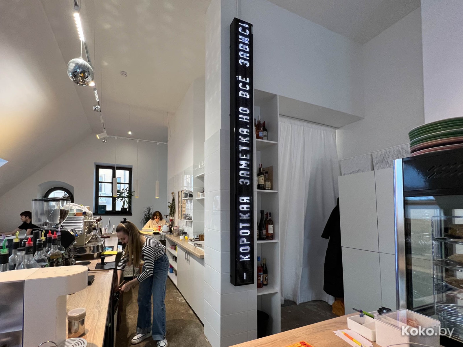 Что нового затестить в Гродно: столичная бургерная, гриль-бар в коттедже и особенная кофейня на втором этаже с верандой - фото - 52