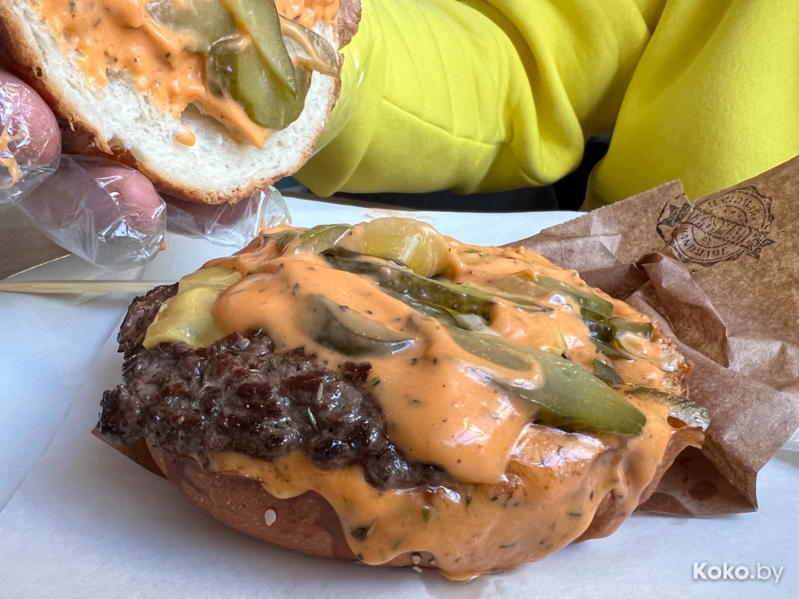 Что нового затестить в Гродно: столичная бургерная, гриль-бар в коттедже и особенная кофейня на втором этаже с верандой - фото - 23