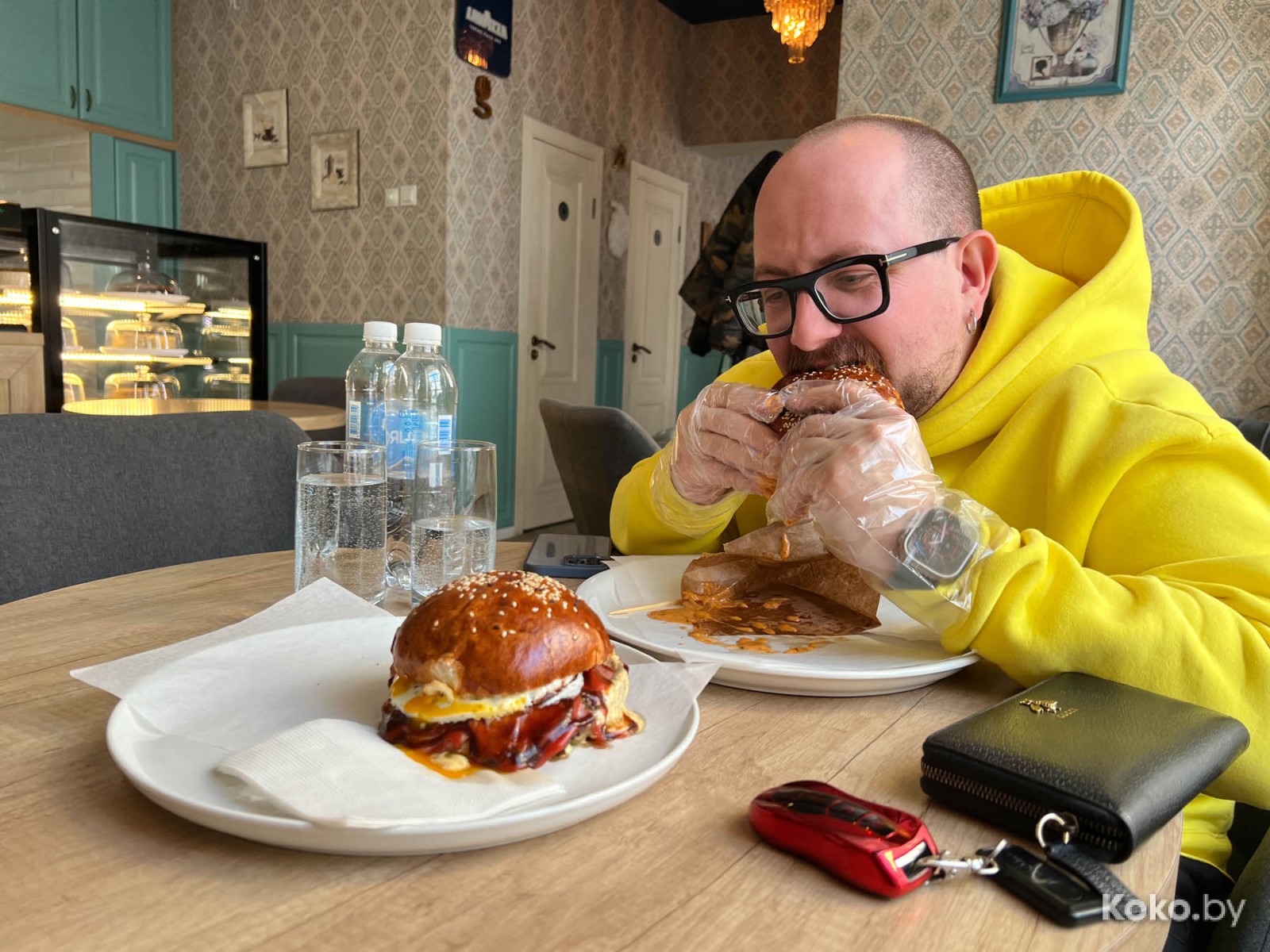 Что нового затестить в Гродно: столичная бургерная, гриль-бар в коттедже и особенная кофейня на втором этаже с верандой - фото - 25