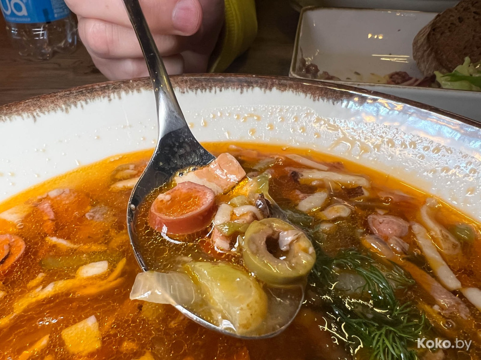 Что нового затестить в Гродно: столичная бургерная, гриль-бар в коттедже и особенная кофейня на втором этаже с верандой - фото - 40