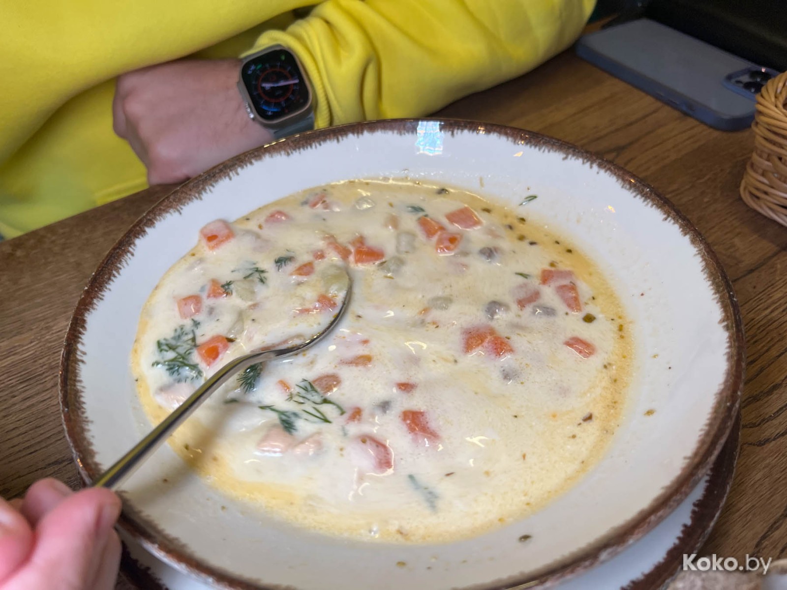 Что нового затестить в Гродно: столичная бургерная, гриль-бар в коттедже и особенная кофейня на втором этаже с верандой - фото - 41